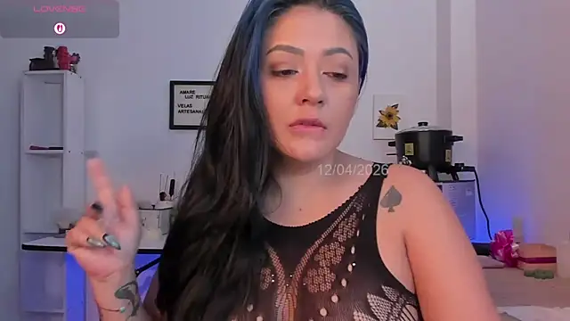 LauraToro  online show from 04/12/26, 08:28