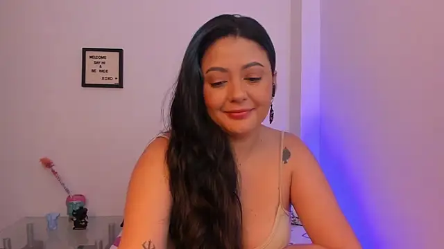 LauraToro  online show from 02/18/26, 12:30