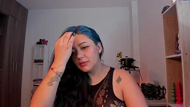 LauraToro  online show from 04/05/26, 10:16