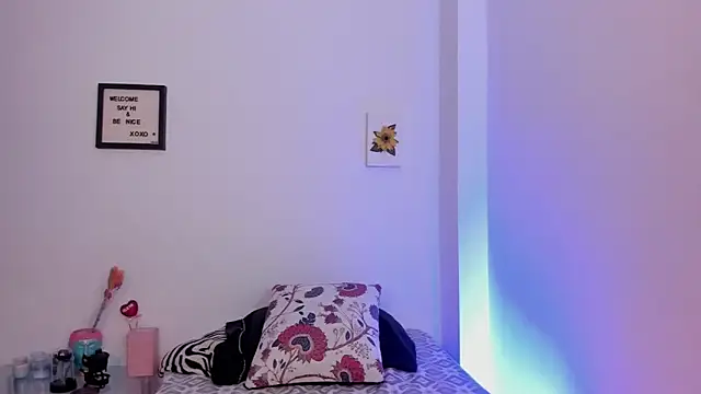 LauraToro  online show from 03/16/26, 04:10