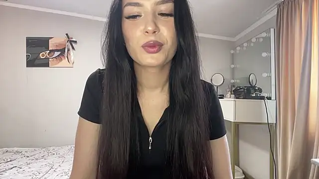 amelialiana online show from 06/17/26, 12:04