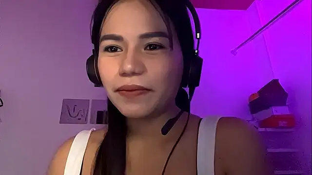 Snapshot of MartiCalvaruso chatting on 06/11/26, 08:33 MartiCalvaruso online show from 06/11/26, 08:33