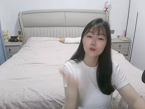 Emgirl-00 online show from 06/15/26, 02:06