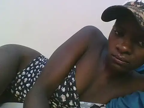Snapshot of ebonypetite2 chatting on 07/05/26, 04:19 ebonypetite2 online show from 07/05/26, 04:19