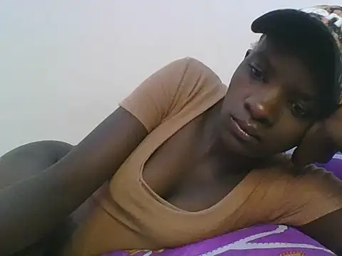 Snapshot of ebonypetite2 chatting on 07/09/26, 04:24 ebonypetite2 online show from 07/09/26, 04:24