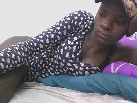 Snapshot of ebonypetite2 chatting on 07/10/26, 04:34 ebonypetite2 online show from 07/10/26, 04:34
