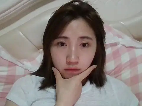 yiyi13 online show from 06/14/26, 12:06