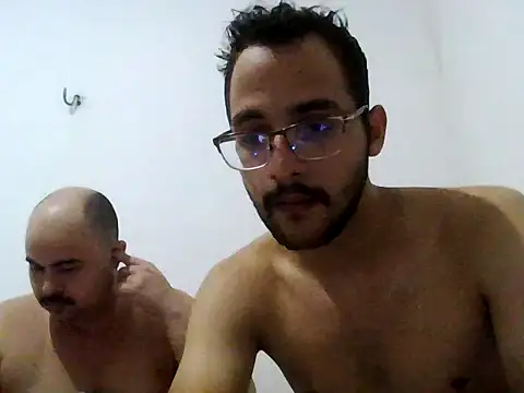 Snapshot of casal_jj23 chatting on 06/10/26, 03:30 casal jj23 online show from 06/10/26, 03:30