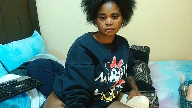 NaughtyLuux12 online show from 07/11/26, 01:28