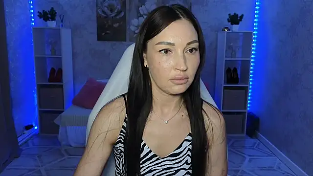 Snapshot of NikoleMills chatting on 07/04/26, 06:42 NikoleMills online show from 07/04/26, 06:42