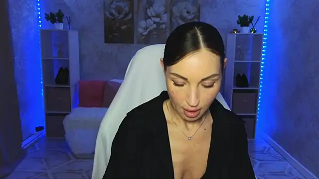 Snapshot of NikoleMills chatting on 07/14/26, 05:45 NikoleMills online show from 07/14/26, 05:45