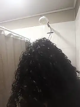 Diamond Curls online show from 06/19/26, 01:50