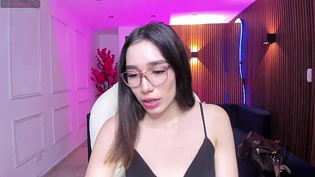 Snapshot of Emma_caarter_ chatting on 07/01/26, 03:18 Emma caarter online show from 07/01/26, 03:18