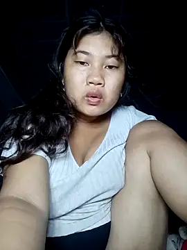 Emelyzz online show from 06/19/26, 04:35
