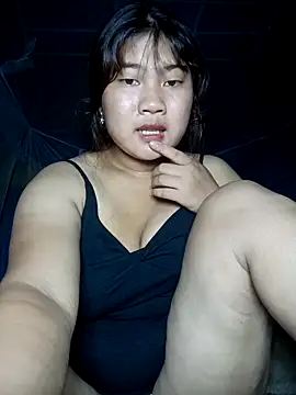 Emelyzz online show from 06/21/26, 03:18
