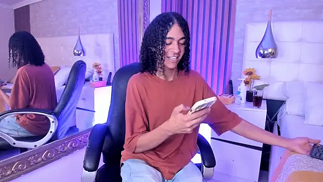 KyleeSmiith online show from 06/19/26, 04:40