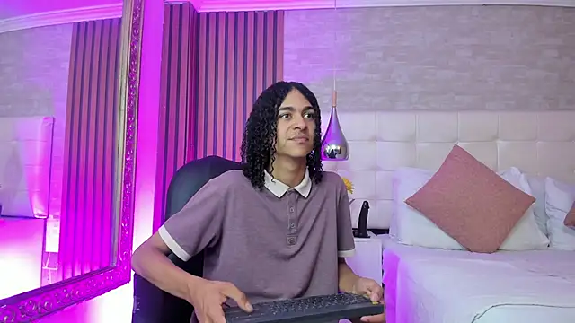 KyleeSmiith online show from 06/23/26, 04:43