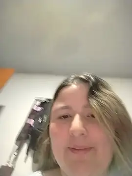 Snapshot of KatBennett chatting on 07/19/26, 01:58 KatBennett online show from 07/19/26, 01:58