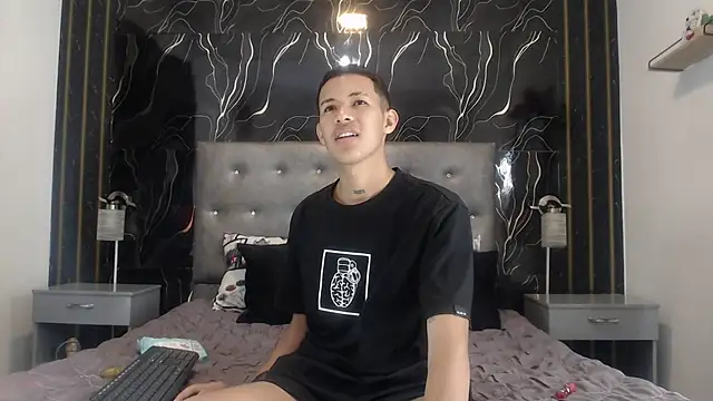PhillipCoxx online show from 06/10/26, 03:08