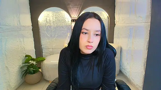 Aleja r  online show from 07/21/26, 07:37