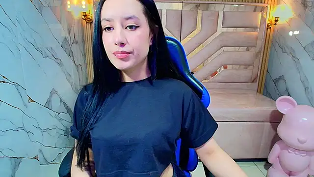 Aleja r  online show from 07/04/26, 08:13