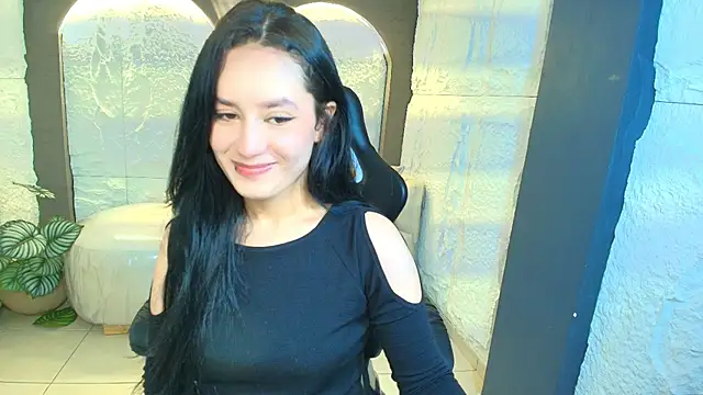 Aleja r  online show from 07/28/26, 07:50