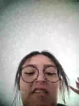 Snapshot of Aly_96 chatting on 06/19/26, 04:57 Aly 96 online show from 06/19/26, 04:57