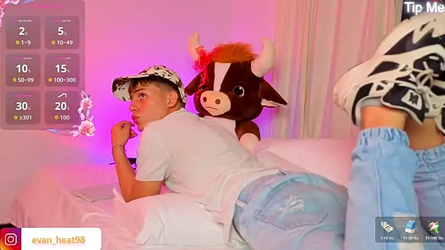 Evaan Hot online show from 06/15/26, 12:01