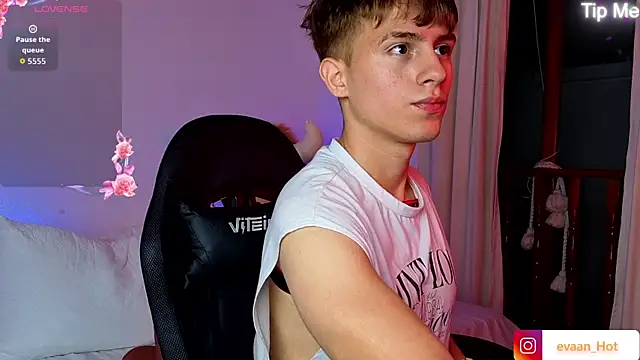 Evaan Hot online show from 07/12/26, 03:29