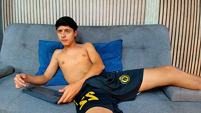 Justin ortiz online show from 06/12/26, 07:00