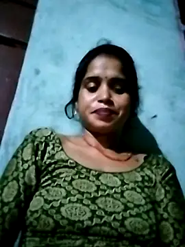 Snapshot of Cut_simran56 chatting on 06/11/26, 04:37 Cut simran56 online show from 06/11/26, 04:37