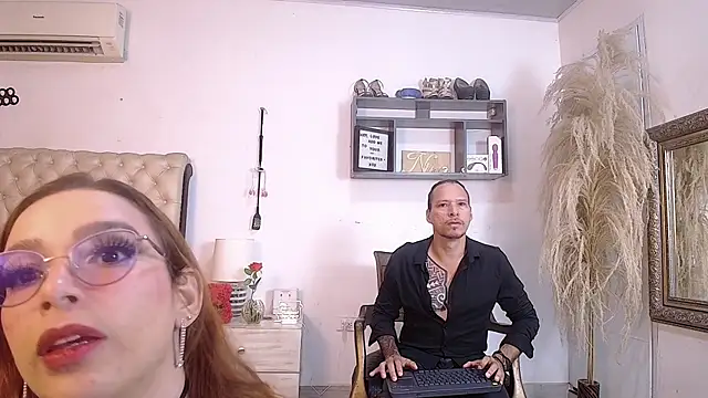 Snapshot of NinaAndRocco chatting on 06/16/26, 12:43 NinaAndRocco online show from 06/16/26, 12:43