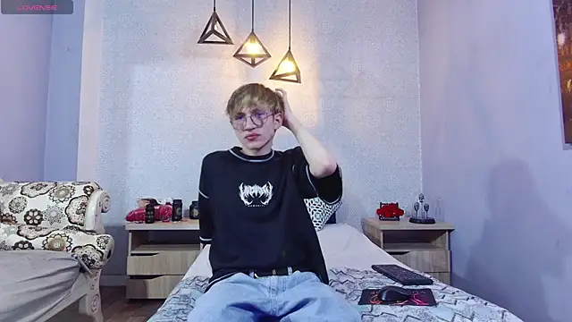 axell stone  online show from 07/11/26, 09:37