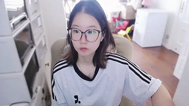 xiaoxiong-99 online show from 06/12/26, 06:55