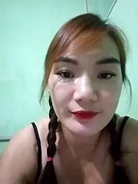 Snapshot of Voiva11 chatting on 06/20/26, 02:44 Voiva11 online show from 06/20/26, 02:44