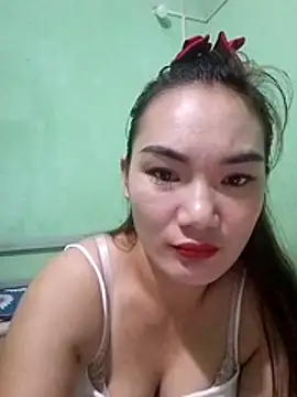 Snapshot of Voiva11 chatting on 06/26/26, 11:10 Voiva11 online show from 06/26/26, 11:10