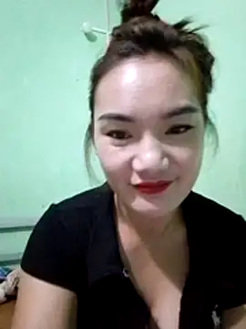 Snapshot of Voiva11 chatting on 06/25/26, 03:59 Voiva11 online show from 06/25/26, 03:59