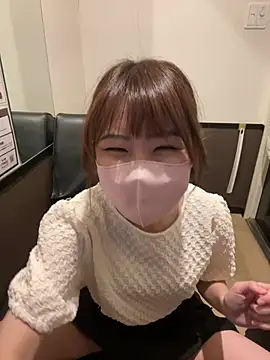 Snapshot of Sakura_Mochi38 chatting on 08/05/26, 03:06 Sakura Mochi38 online show from 08/05/26, 03:06