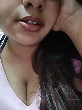 Yashika Kapoor online show from 06/11/26, 07:27