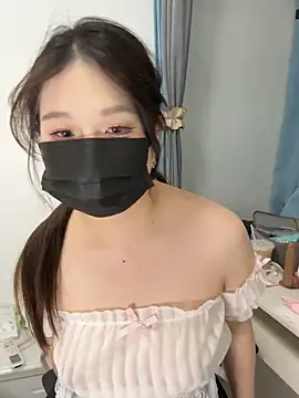 Snapshot of MVP-02 chatting on 06/13/26, 12:58 MVP-02 online show from 06/13/26, 12:58