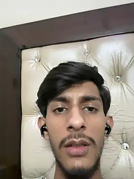 ronnnnn718 online show from 06/12/26, 07:33
