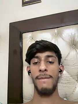 ronnnnn718 online show from 06/16/26, 07:25