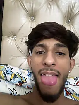 ronnnnn718 online show from 07/17/26, 11:24