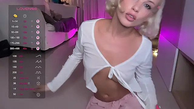 Snapshot of polino4ka6999 chatting on 07/04/26, 04:33 polino4ka6999 online show from 07/04/26, 04:33