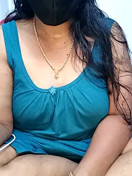 Snapshot of tamil_sarah chatting on 06/12/26, 03:54 tamil sarah online show from 06/12/26, 03:54