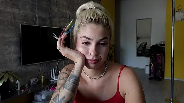 Sarahcamsx online show from 07/31/26, 02:47
