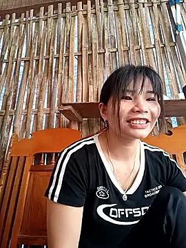 Snapshot of TaraLia chatting on 06/11/26, 01:05 TaraLia online show from 06/11/26, 01:05