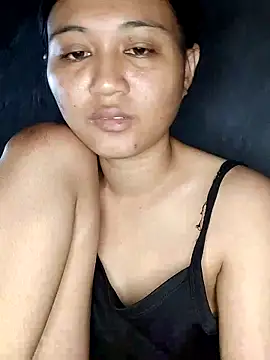 Snapshot of Rayya_4yy chatting on 06/17/26, 06:13 Rayya 4yy online show from 06/17/26, 06:13