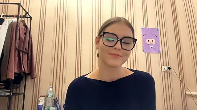 MiaWonderind online show from 06/17/26, 02:16