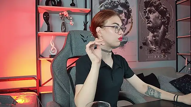 SeraphineDuskryn online show from 07/04/26, 08:13